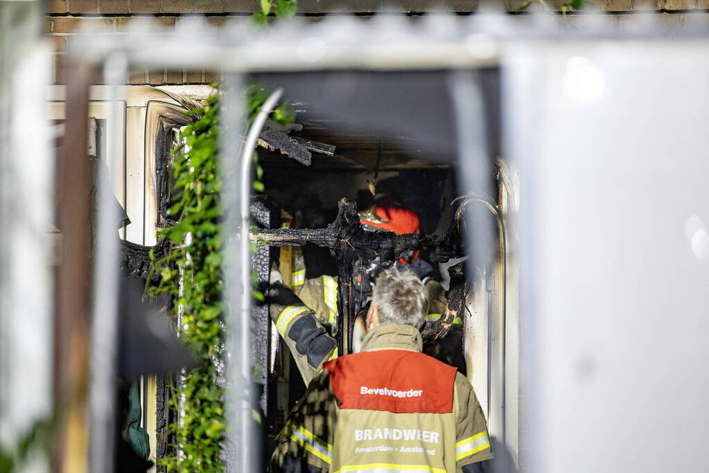 Meerdere personen gecontroleerd bij hevige woningbrand