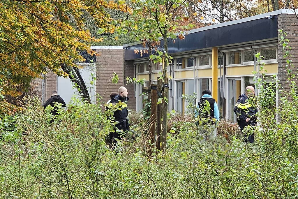 Veel politie ingezet bij melding vechtpartij op een school