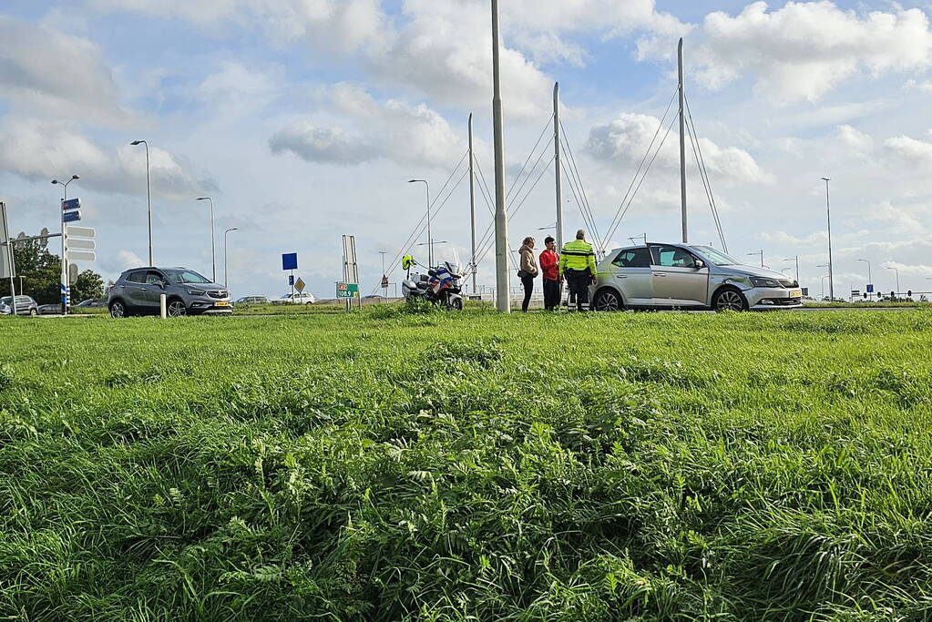 Twee voertuigen botsten op oprit snelweg