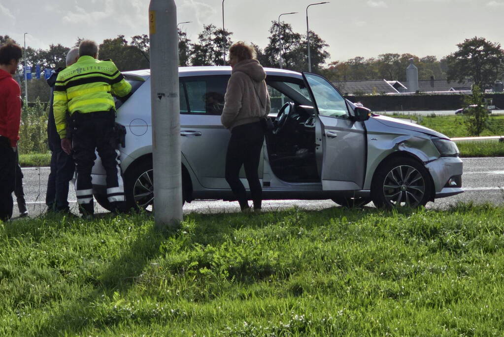 Twee voertuigen botsten op oprit snelweg