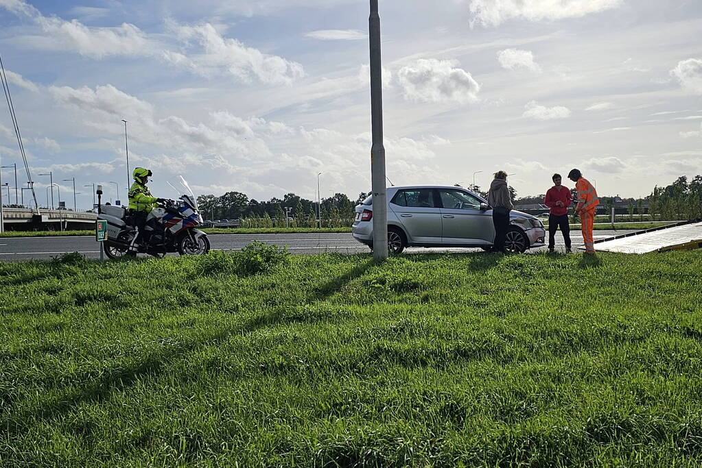 Twee voertuigen botsten op oprit snelweg