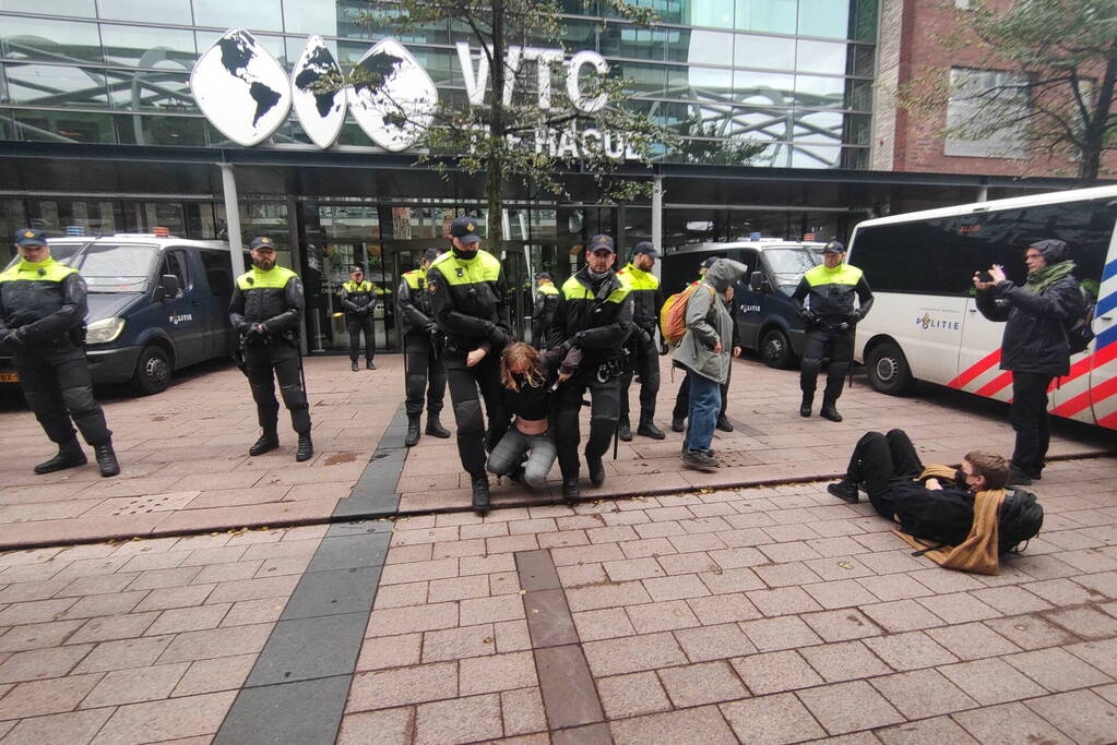 Bezetting in het Haags WTC tijdens landelijk woonprotest