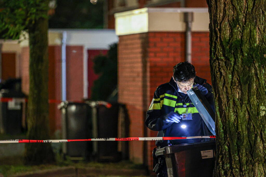 Veel schade na explosie bij woning