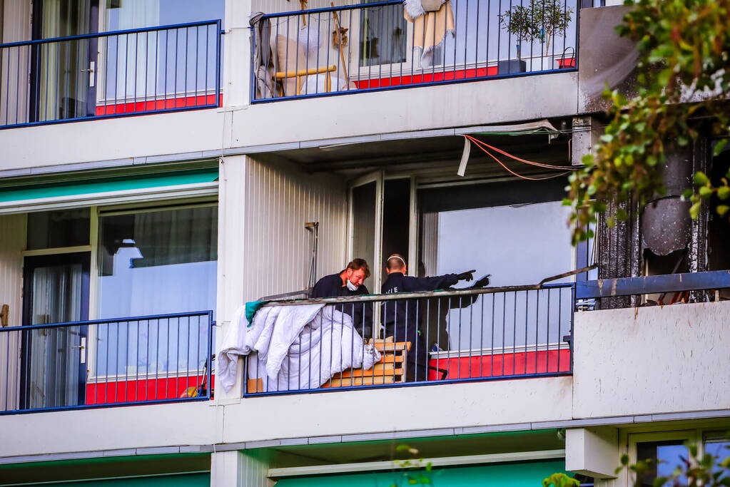 Felle brand zorgt voor veel schade in flatwoning