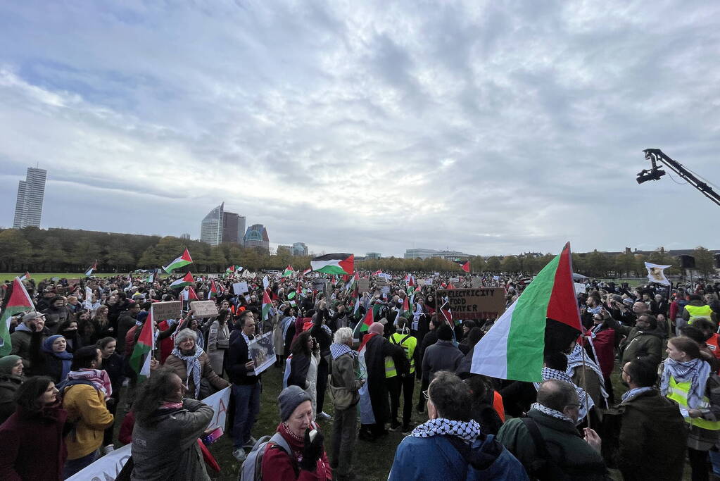 Grote opkomst pro-palestina demonstratie op het Malieveld