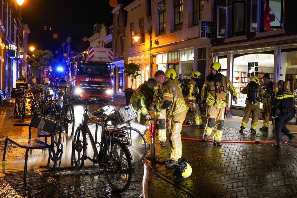 Brand in afzuigkap van woning