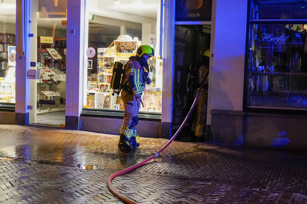 Brand in afzuigkap van woning