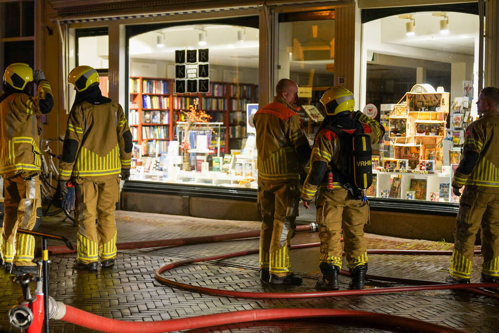 Brand in afzuigkap van woning