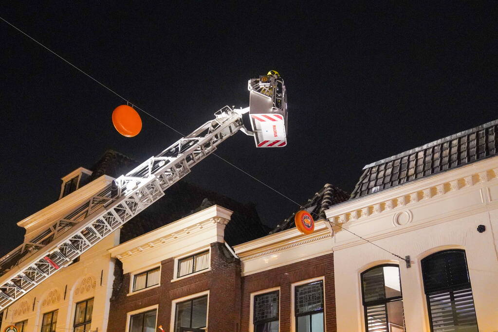 Brand in afzuigkap van woning