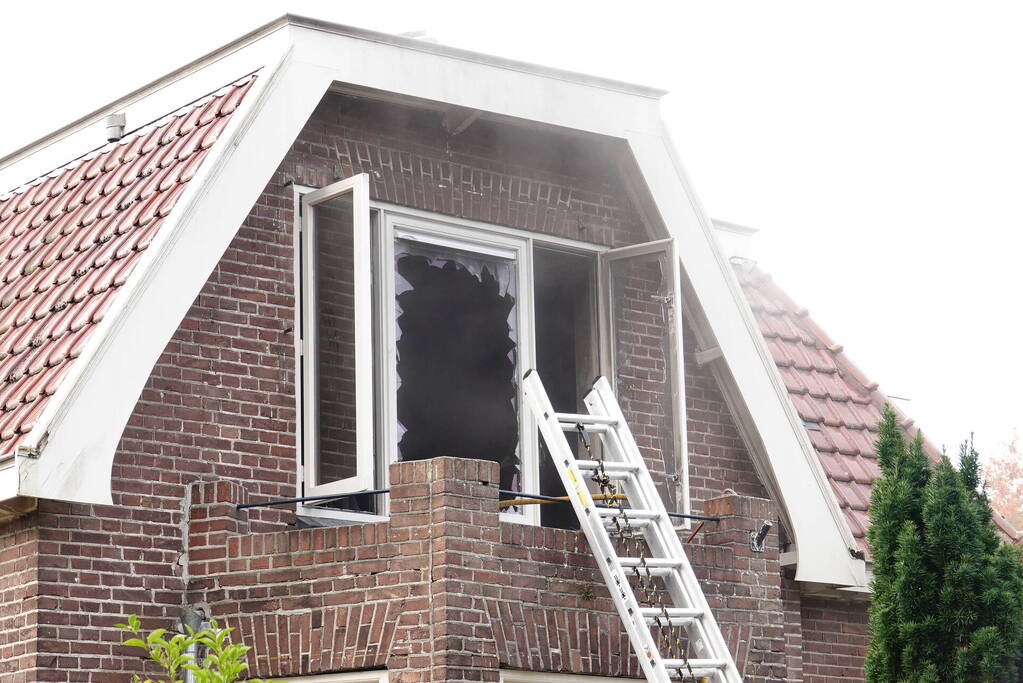 Flinke rookontwikkeling bij woningbrand in Gramsbergen