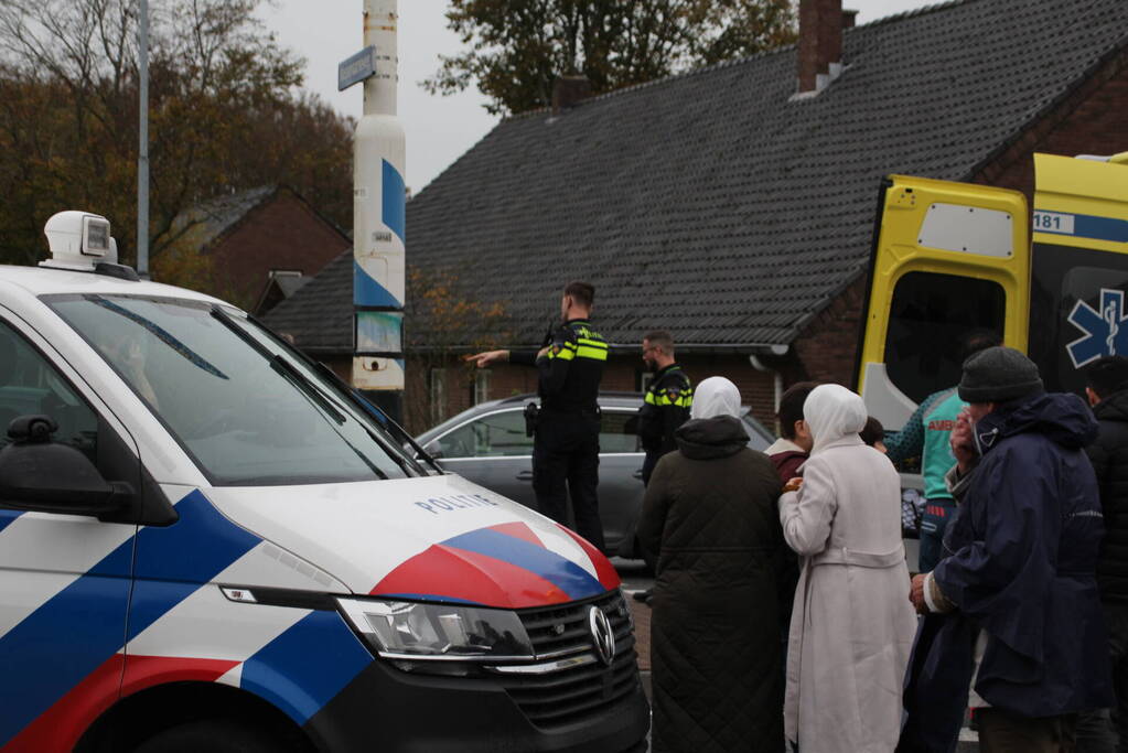 Meerdere voertuigen en scooter betrokken bij aanrijding