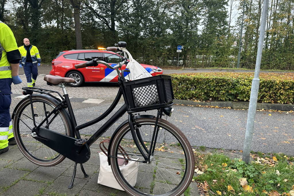 Automobilist en fietser in botsing