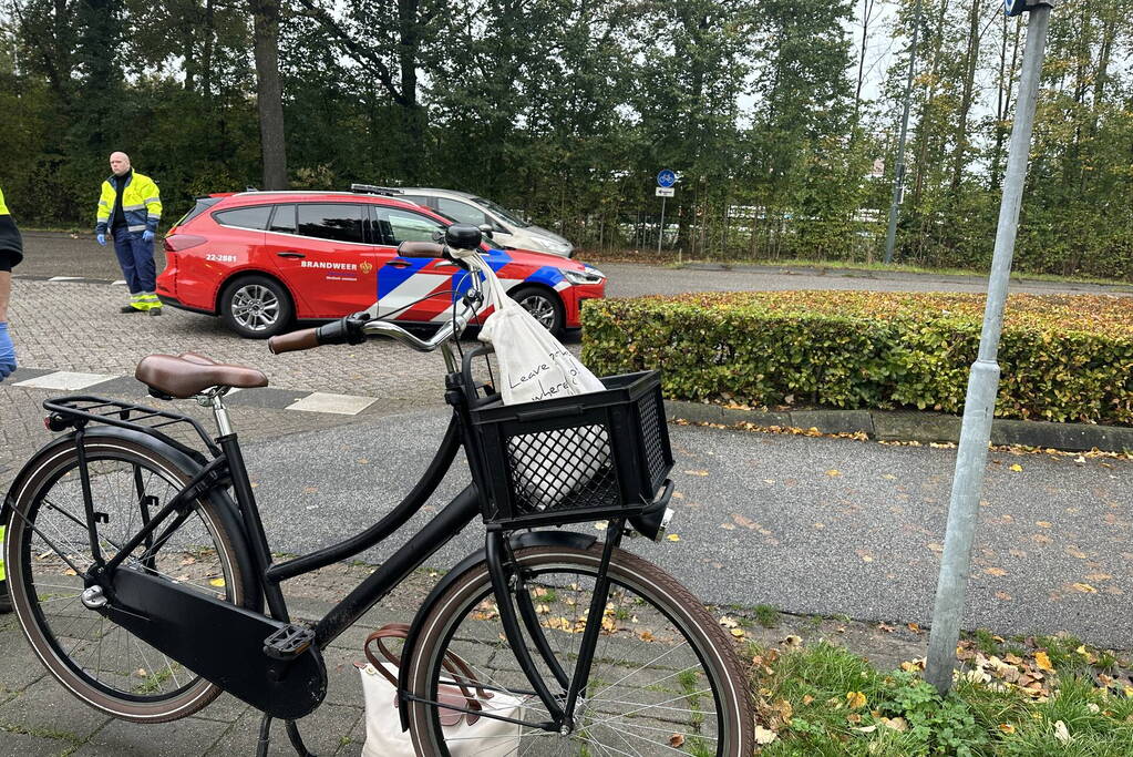 Automobilist en fietser in botsing