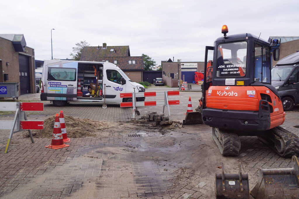 Vishandelaren getroffen door waterleidingbreuk