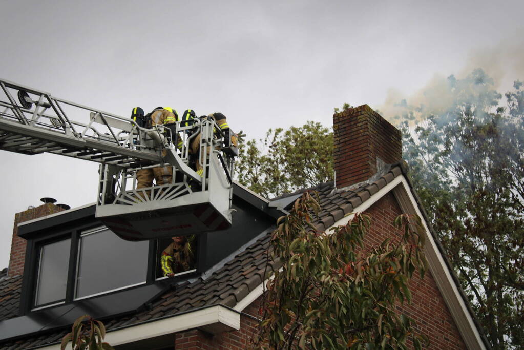 Hevige rookontwikkeling bij schoorsteenbrand