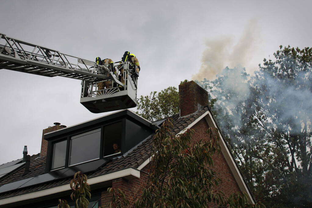 Hevige rookontwikkeling bij schoorsteenbrand