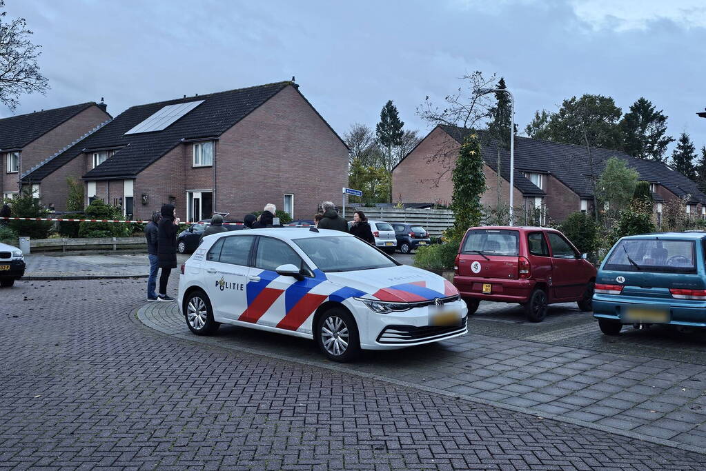 Wijk afgezet vanwege politieactie, explosieven opruimingsdienst opgeroepen