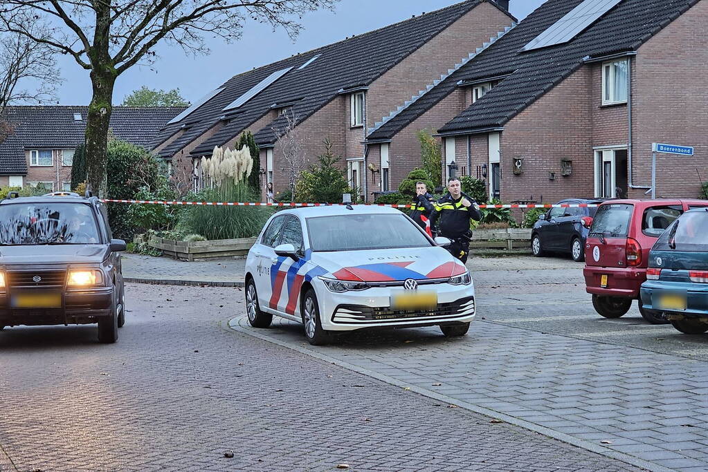 Wijk afgezet vanwege politieactie, explosieven opruimingsdienst opgeroepen