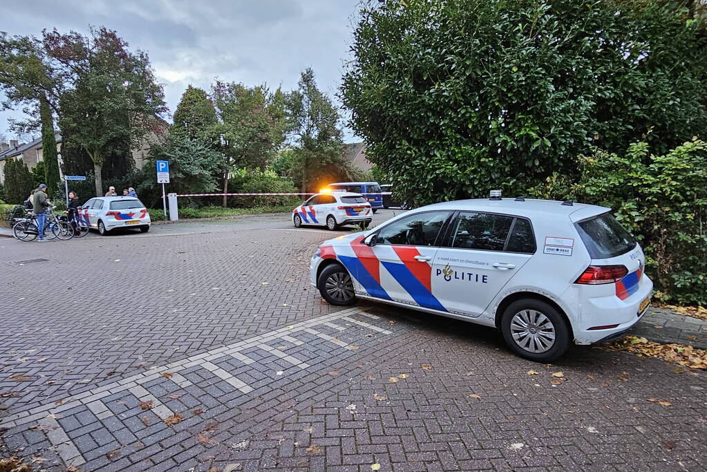 Wijk afgezet vanwege politieactie, explosieven opruimingsdienst opgeroepen