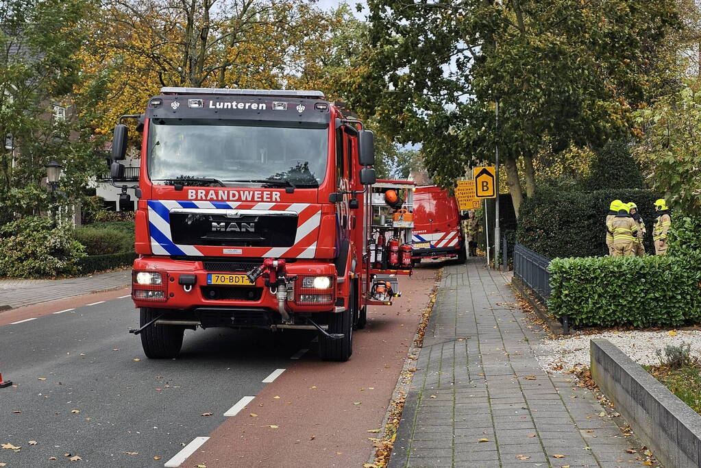 Forse schade aan woning door omgevallen boom