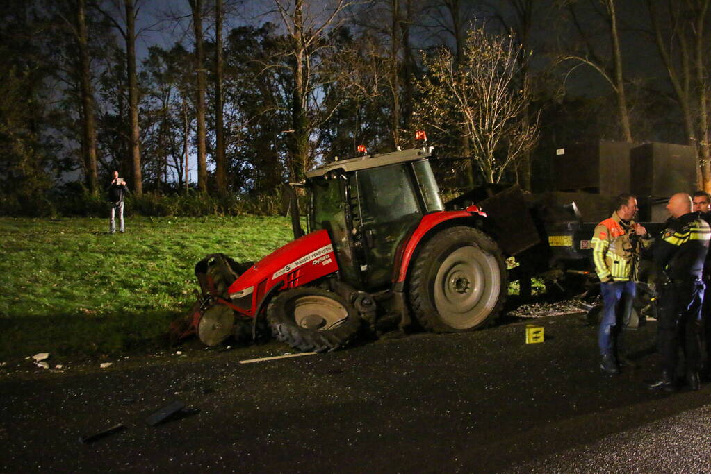 Ravage na botsing tussen lijnbus en tractor