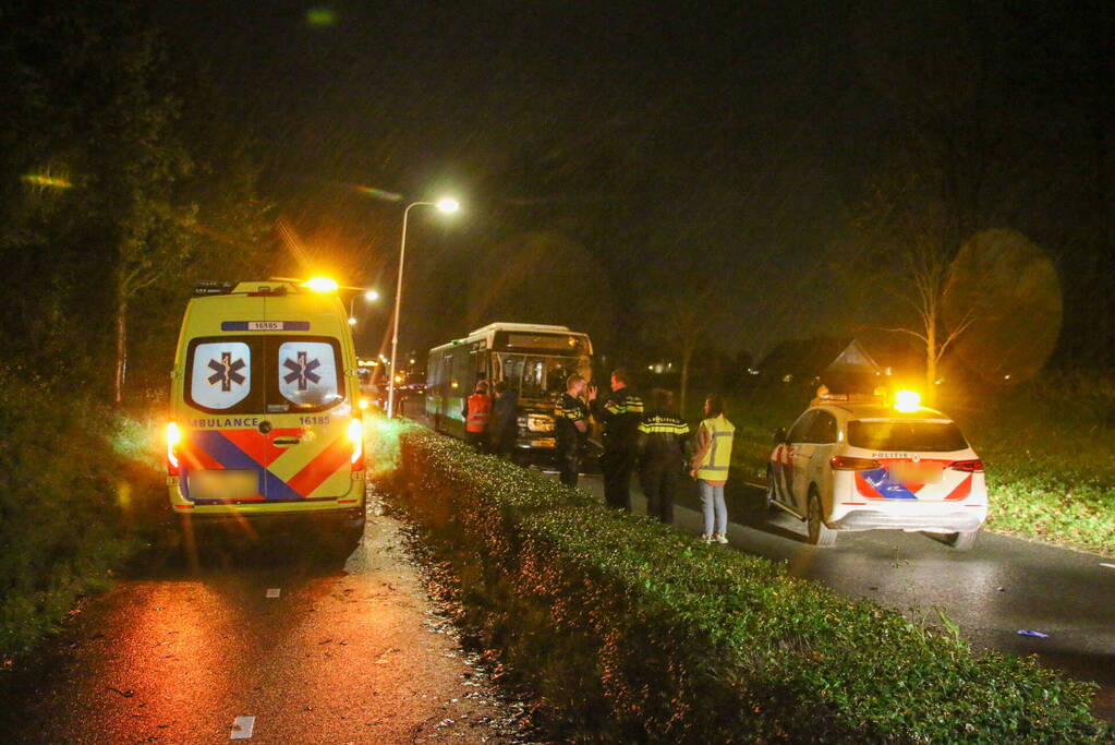 Ravage na botsing tussen lijnbus en tractor