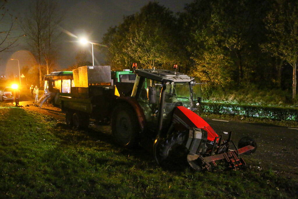 Ravage na botsing tussen lijnbus en tractor