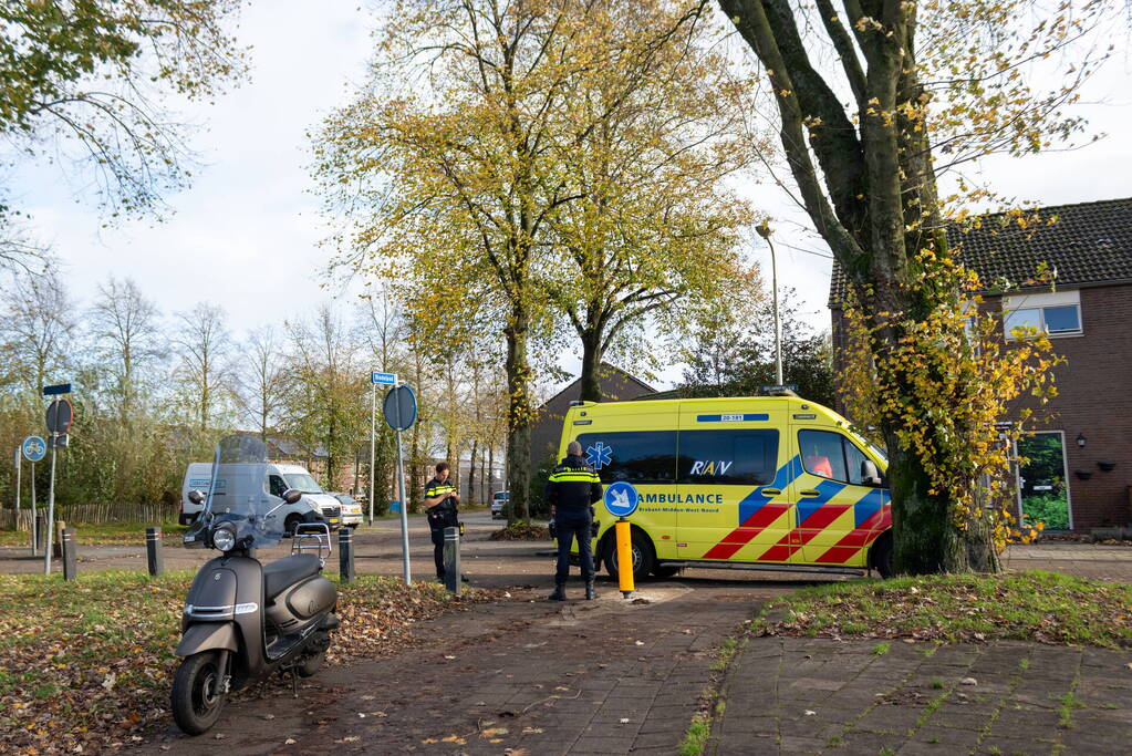 Scooterrijder gecontroleerd na harde val