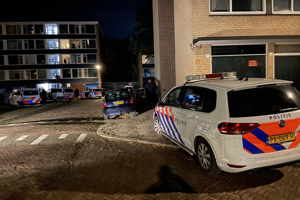 Onderzoek naar mogelijk steekincident, persoon aangehouden door politie