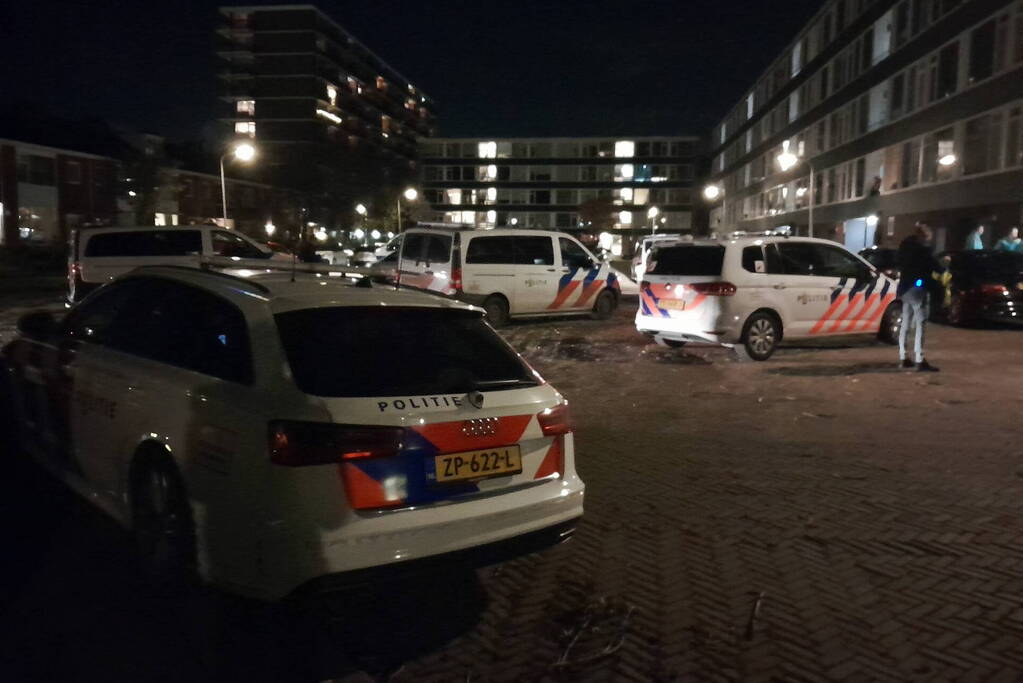 Onderzoek naar mogelijk steekincident, persoon aangehouden door politie