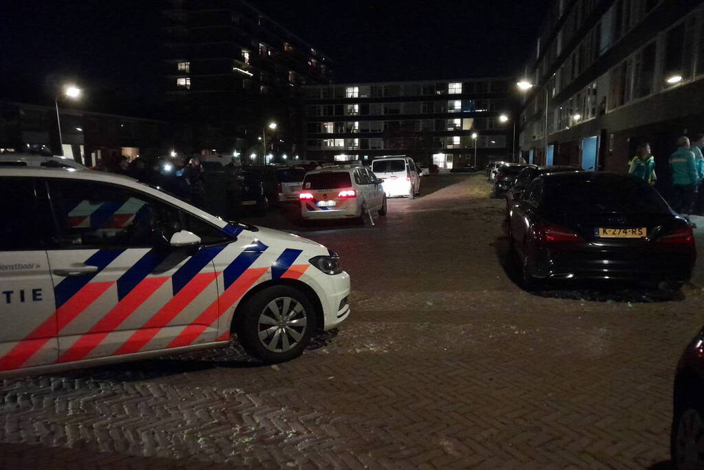 Onderzoek naar mogelijk steekincident, persoon aangehouden door politie