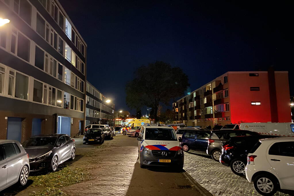 Onderzoek naar mogelijk steekincident, persoon aangehouden door politie