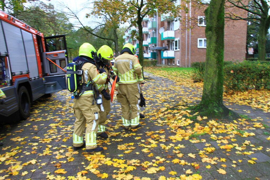 Brandweer verricht onderzoek naar lucht van propaangas