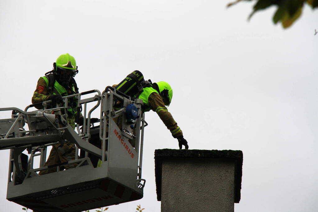 Rookontwikkeling bij brand in schoorsteen