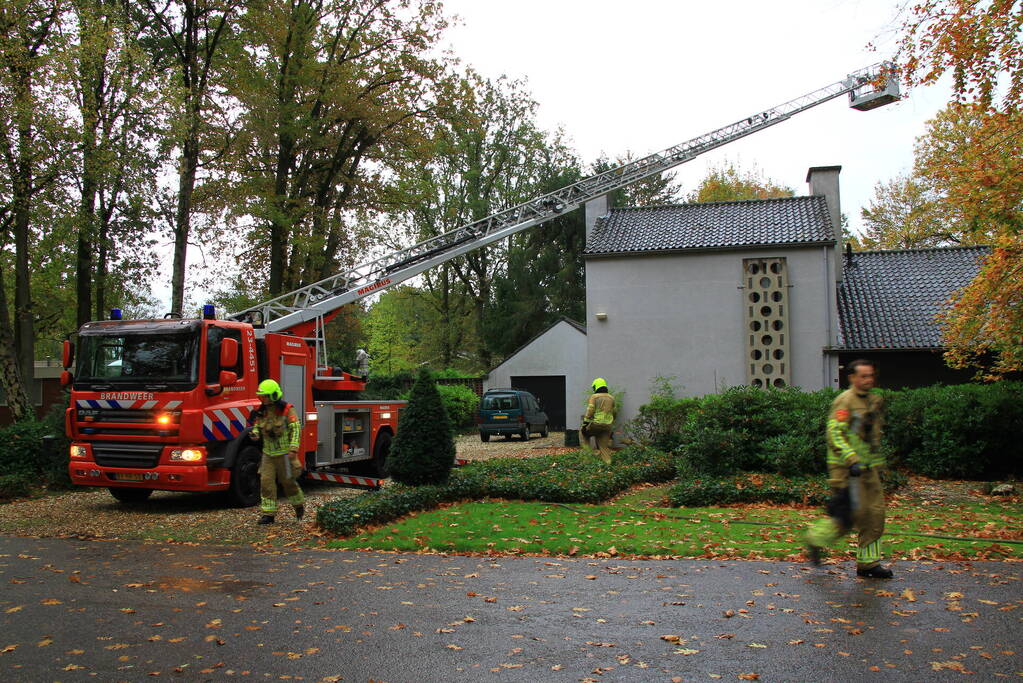 Rookontwikkeling bij brand in schoorsteen