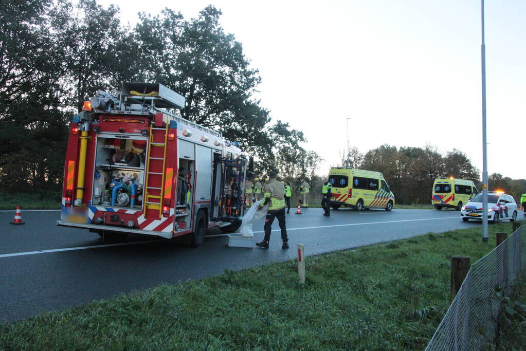 Brandweer knipt slachtoffer uit auto