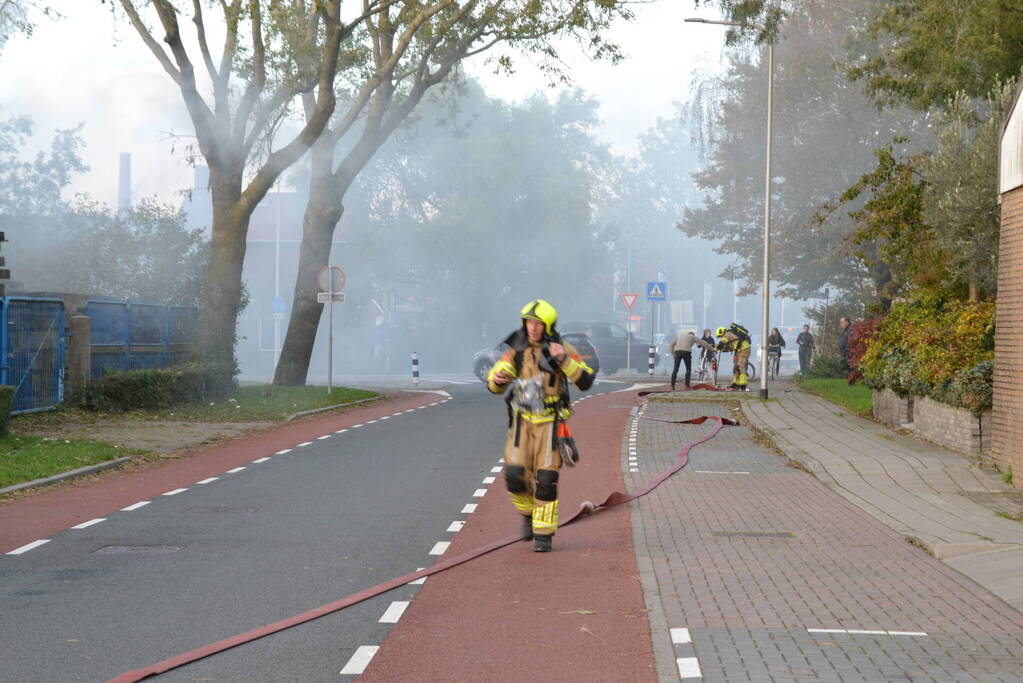 Zijlader verwoest door brand