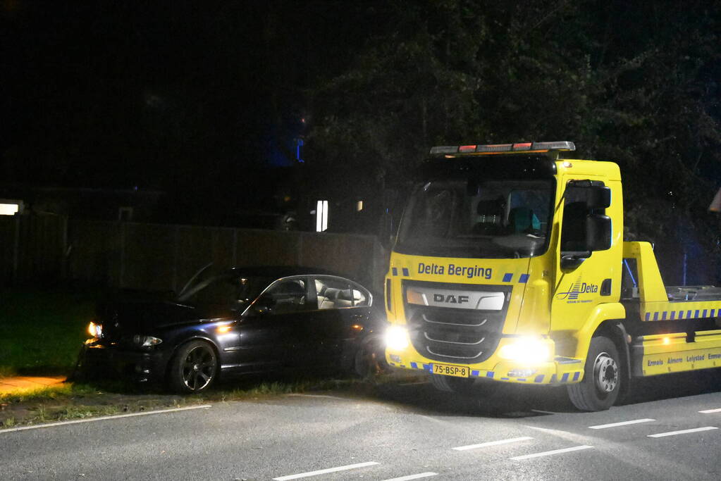 Schade bij aanrijding tussen drie auto's