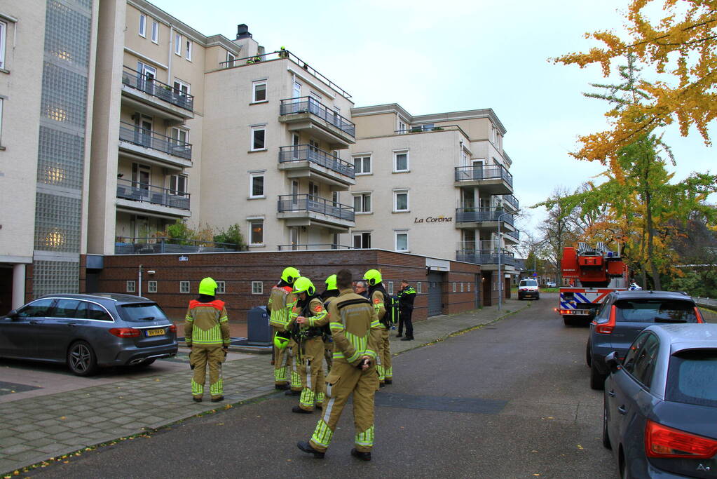 Onderzoek naar mogelijke brand in appartementencomplex