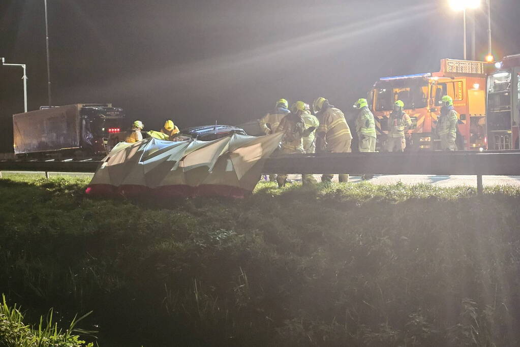 Dodelijk ongeval met meerdere voertuigen, twee aanhoudingen voor rijden onder invloed