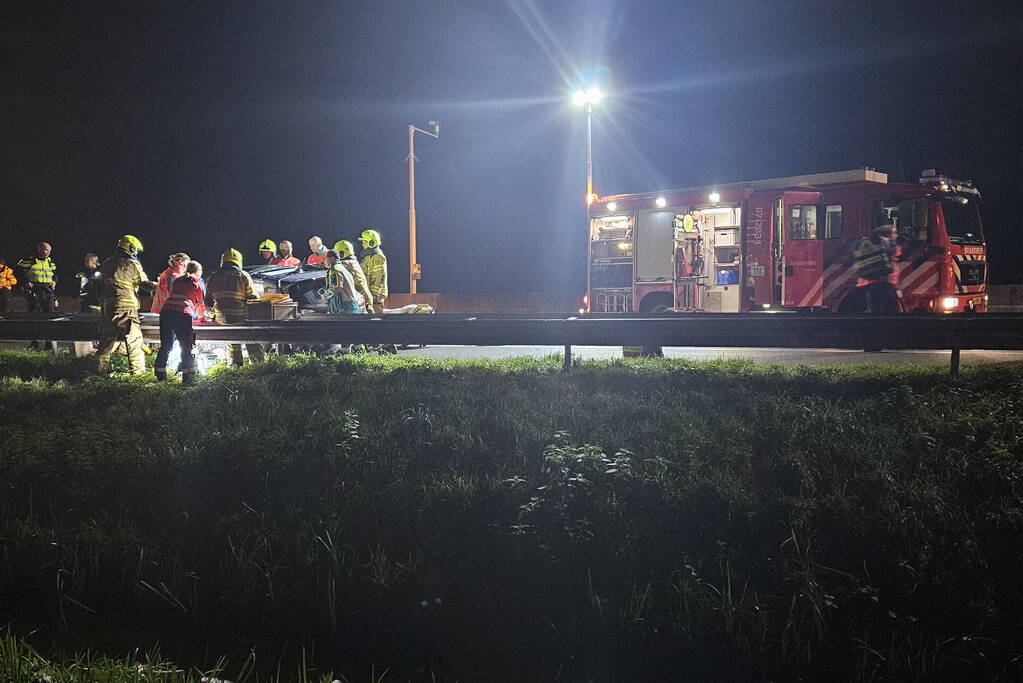 Dodelijk ongeval met meerdere voertuigen, twee aanhoudingen voor rijden onder invloed