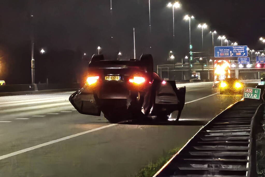 Dodelijk ongeval met meerdere voertuigen, twee aanhoudingen voor rijden onder invloed