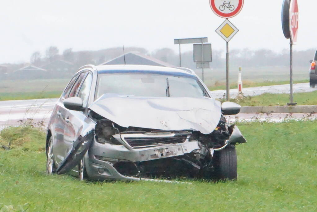 Gewonden bij ongeval tussen twee auto's