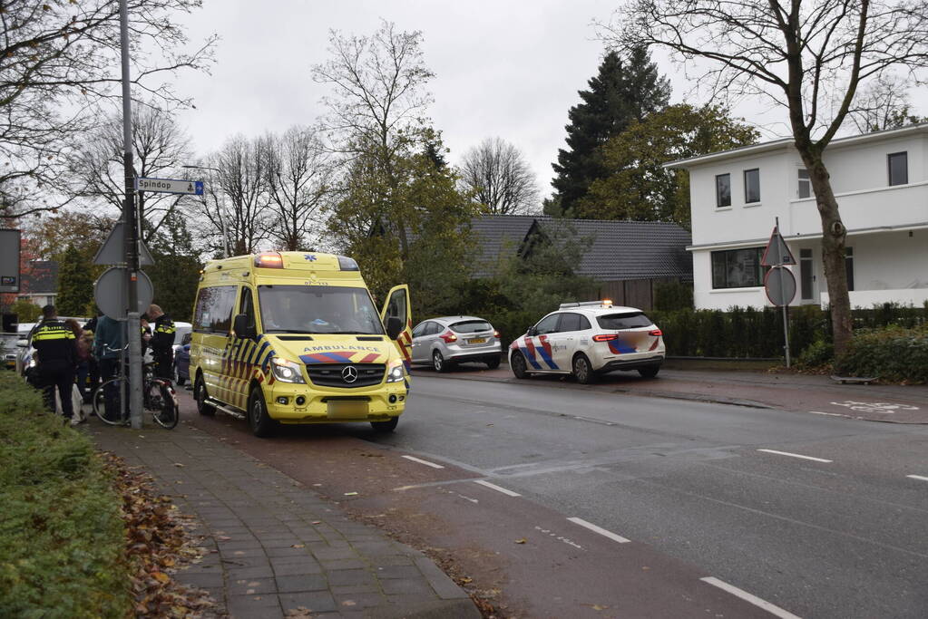 Fietser gewond bij botsing met auto