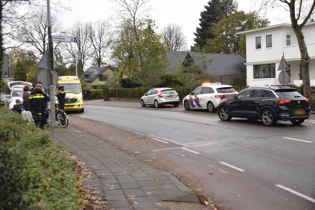 Fietser gewond bij botsing met auto