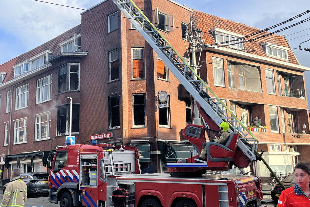 Grote uitslaande brand in appartementencomplex