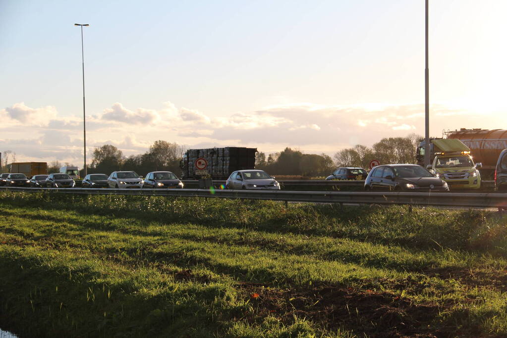 Forse vertraging op snelweg door aanrijding