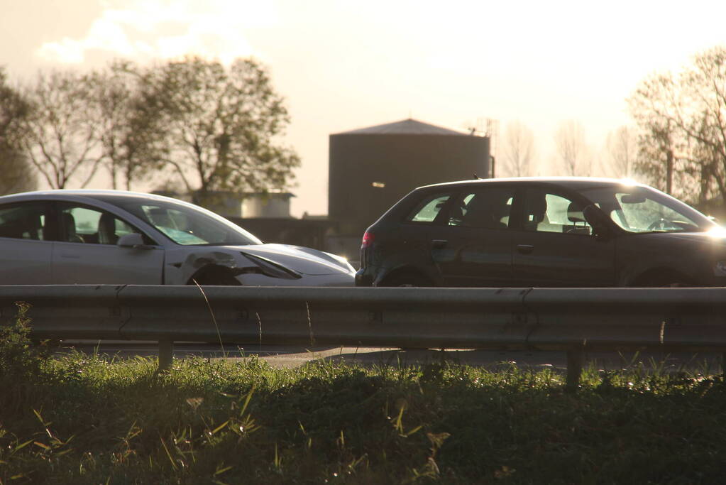 Forse vertraging op snelweg door aanrijding