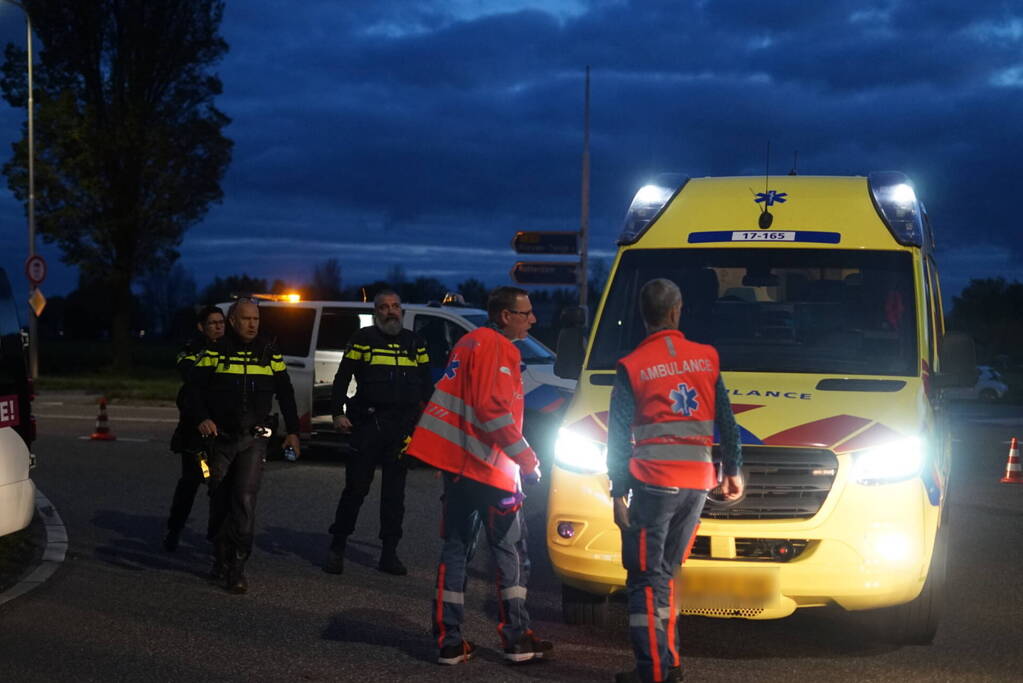 Drie voertuigen fiks beschadigd bij botsing op kruising