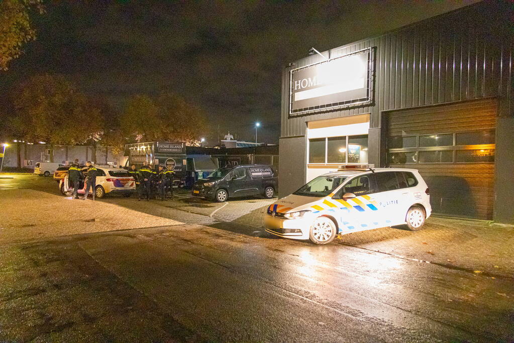 Onderzoek naar overval op meubelzaak